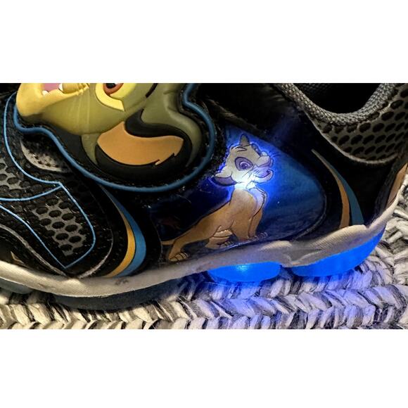 Disney The Lion King Toddler Boy Sz 8 Light Up Hook Loop Athletic Fashion Shoes - Picture 6 of 10